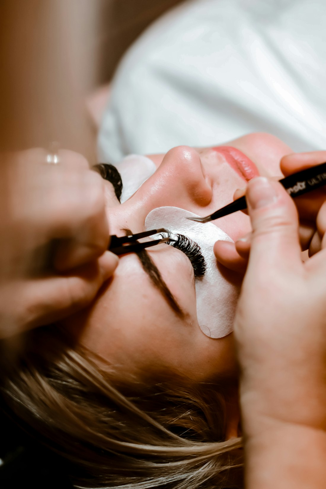 Lash extension work in the lash atelier