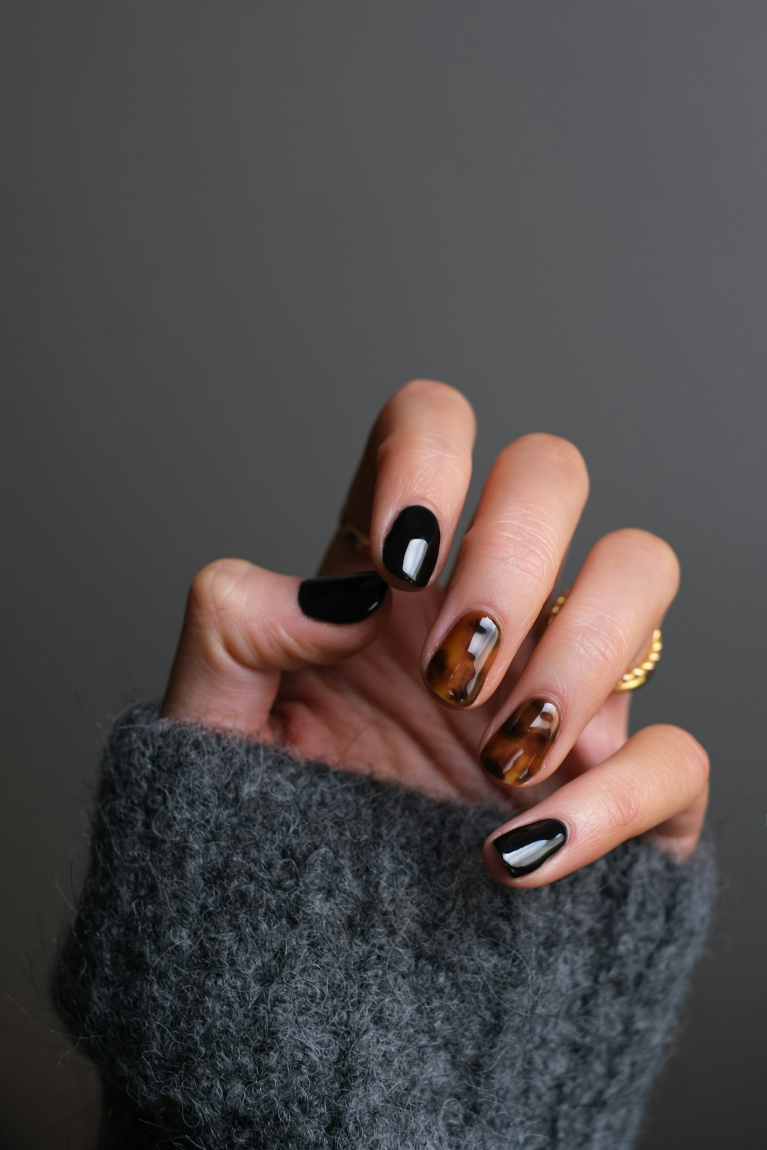Tortoiseshell nail art